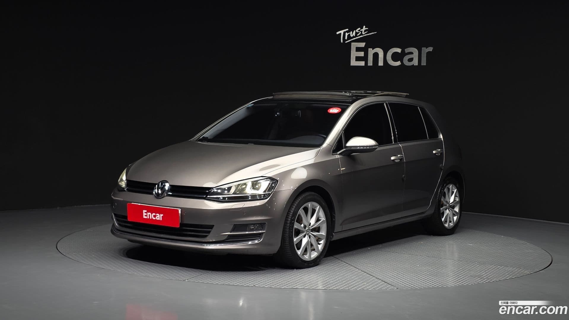 Main__Slider__Photo:Golf Volkswagen 2015.11-0