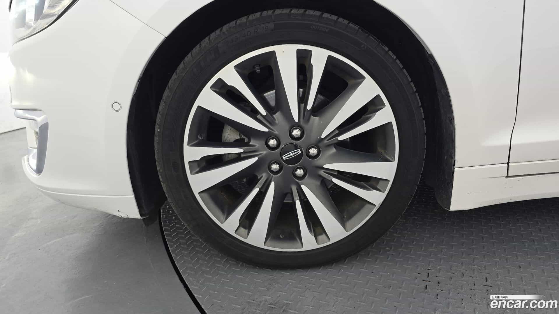 MKZ Lincoln 2019.6-OUTER-005