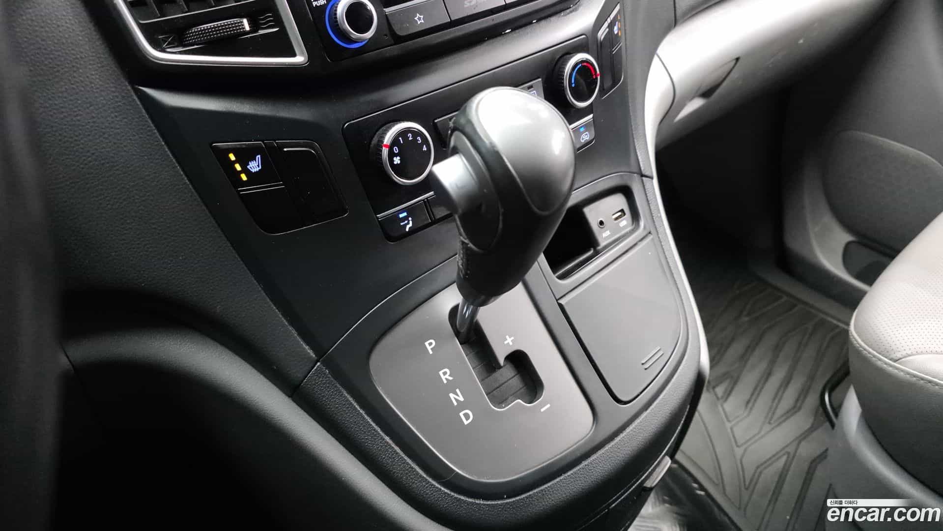Starex Hyundai 2018.9-INNER-009