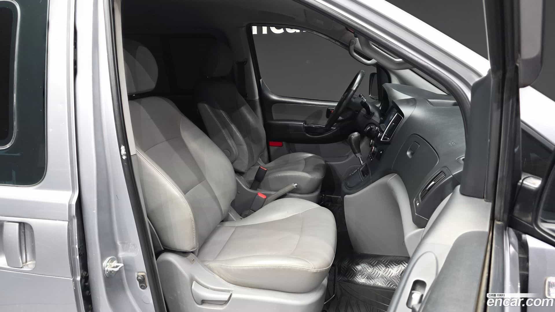 Starex Hyundai 2018.9-OPTION-015