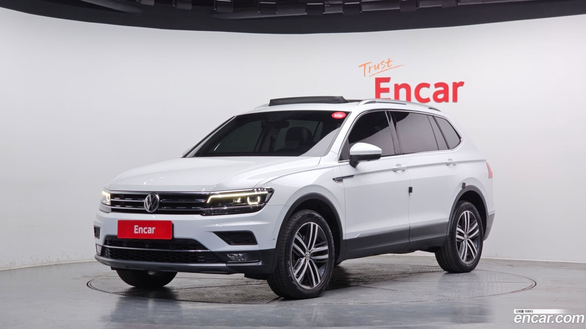 Main__Slider__Photo:Tiguan Volkswagen 2018.7-0