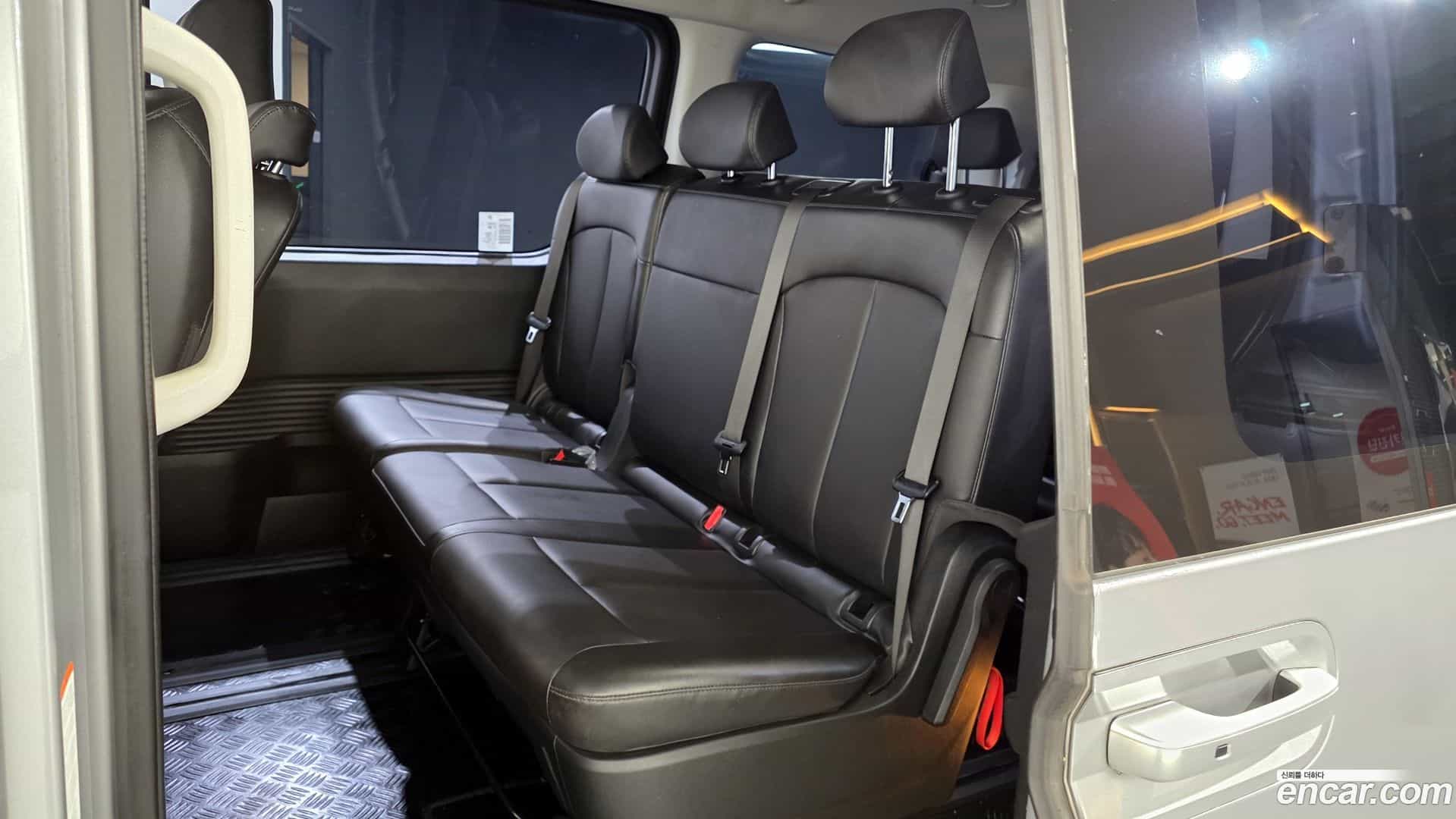 Staria Hyundai 2023.4-OPTION-015