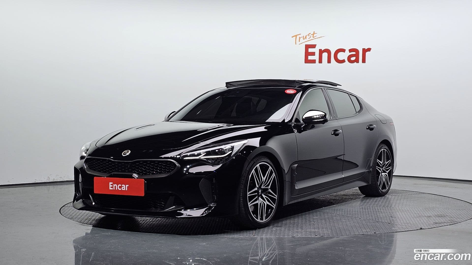 Main__Slider__Photo:Stinger Kia 2020.11-0