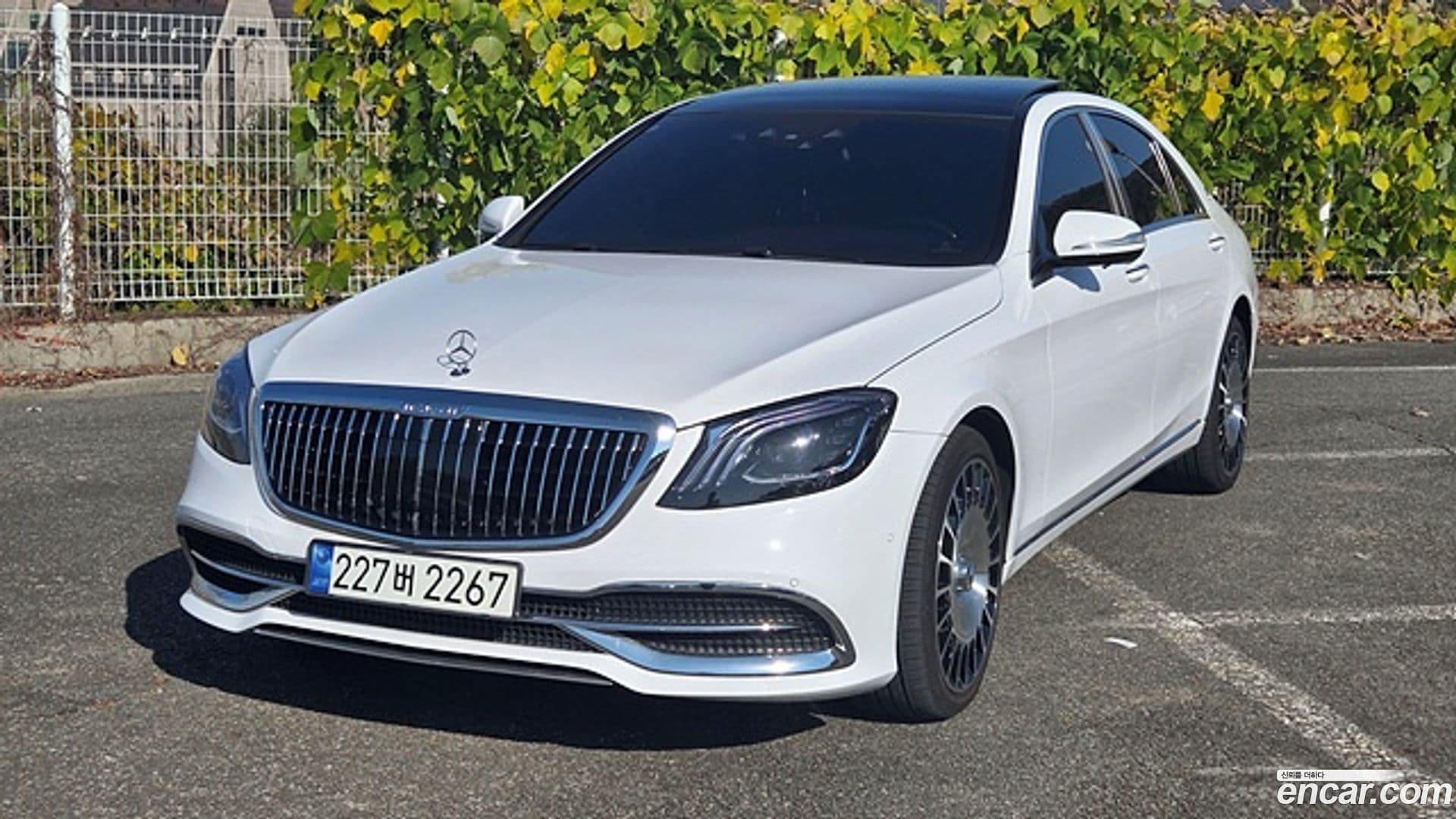 Main__Slider__Photo:S-Class Mercedes-Benz 2017.6-0