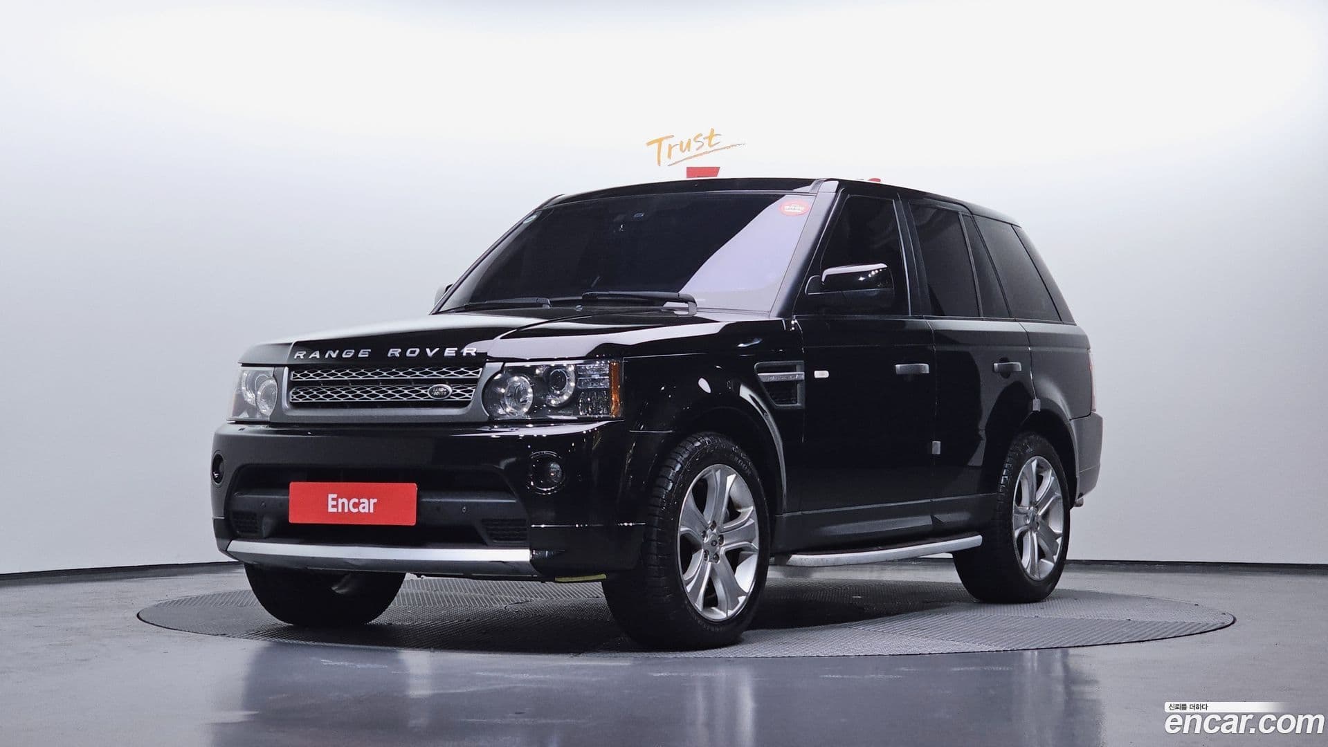 Main__Slider__Photo:Range Rover Sport Land Rover 2010.8-0