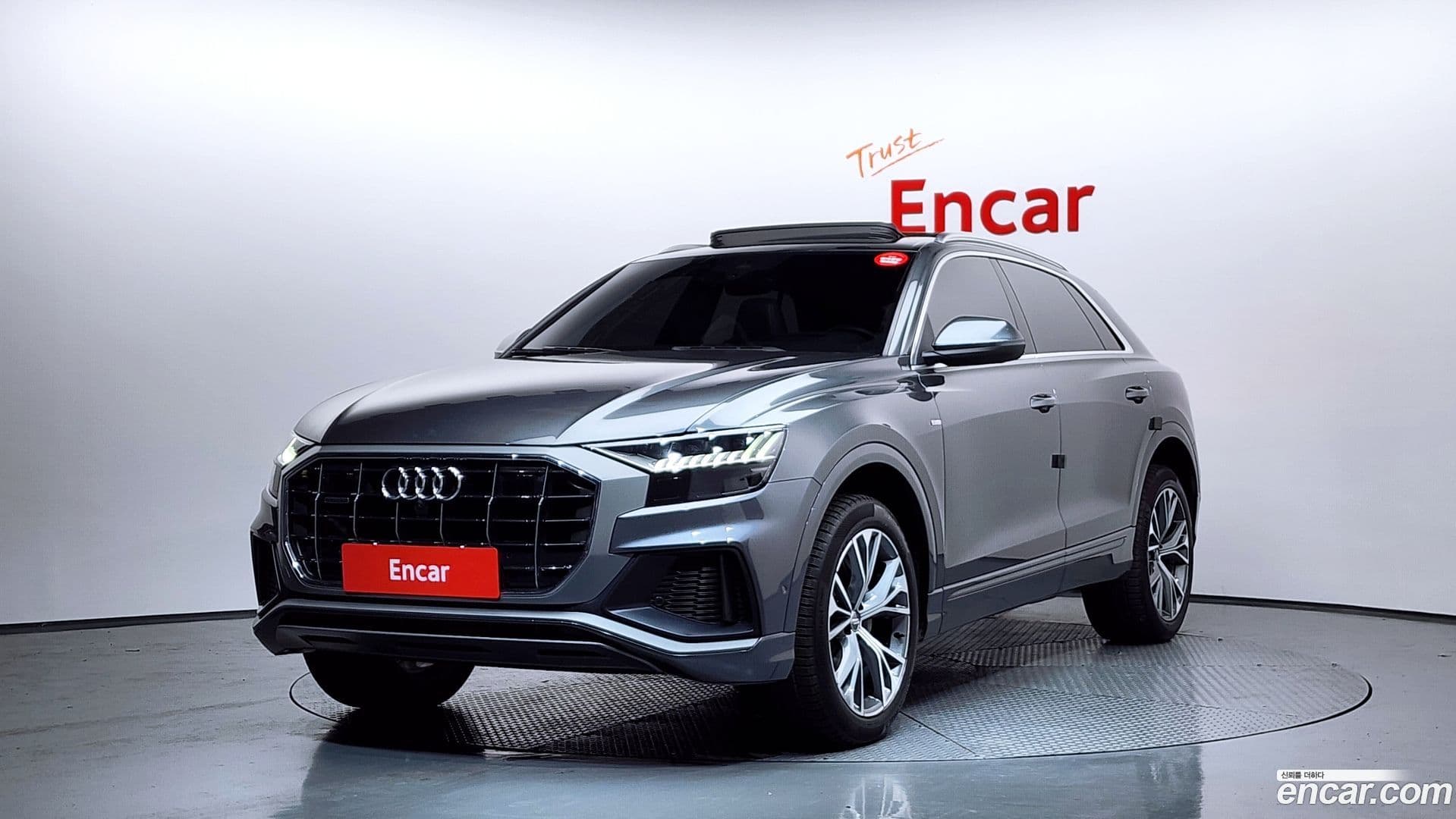 Main__Slider__Photo:Q8 Audi 2021.9-0