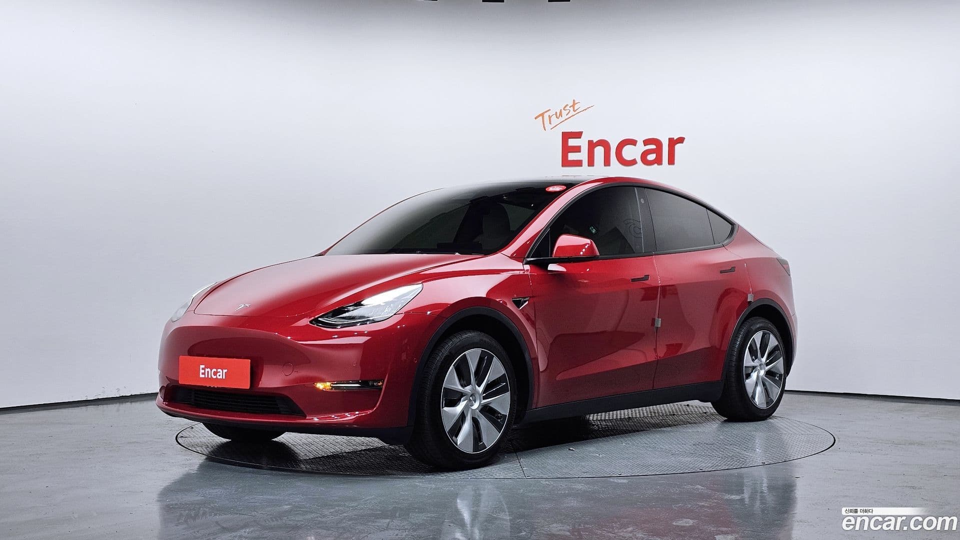 Main__Slider__Photo:Model Y Tesla 2022.10-0