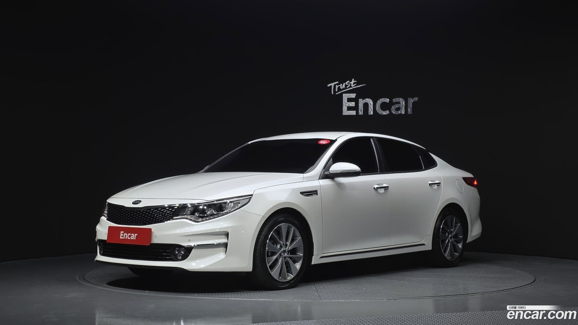 Main__Slider__Photo:K5 Kia 2017.8-0