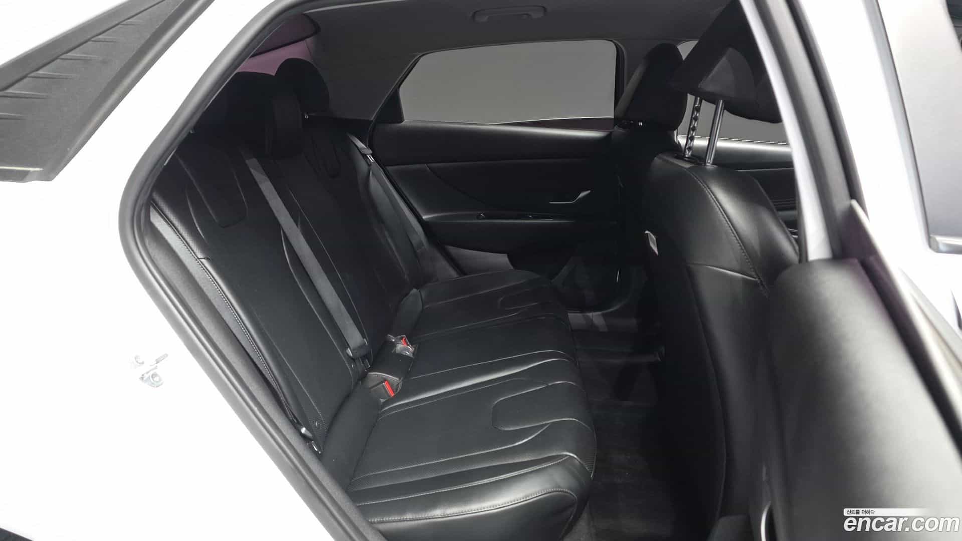 AVANTE Hyundai 2021.1-OPTION-016