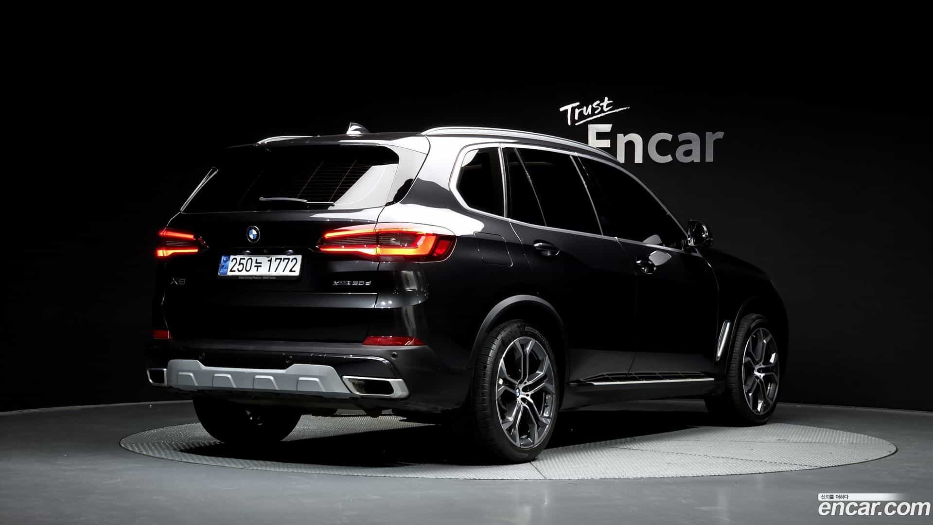 X5 BMW 2021.10-OUTER-002