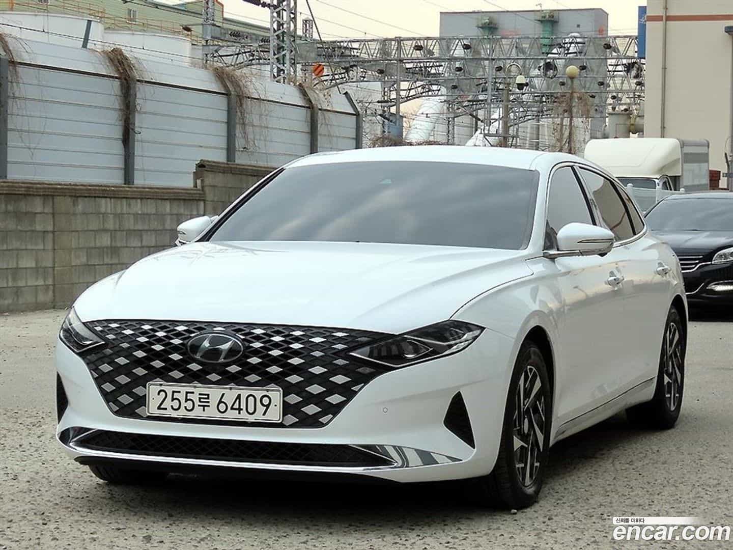 Grandeur Hyundai 2022.3-OUTER-002