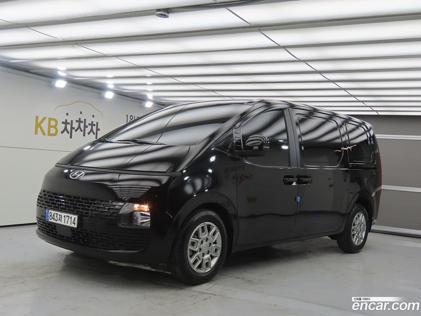 Main__Slider__Photo:Staria Hyundai 2023.10-0