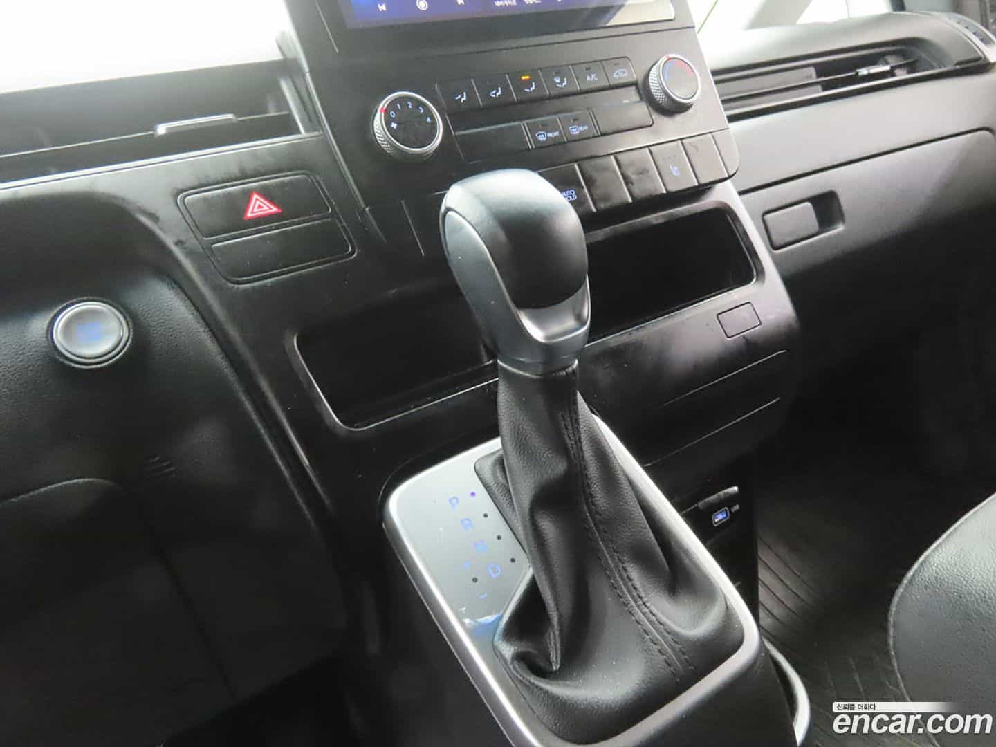 Staria Hyundai 2023.10-INNER-010
