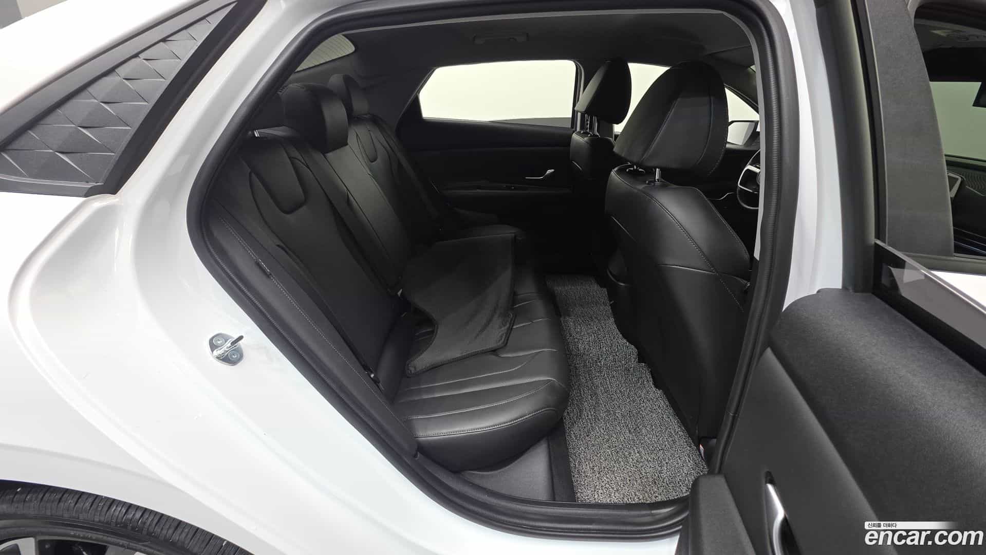 AVANTE Hyundai 2023.6-OPTION-023