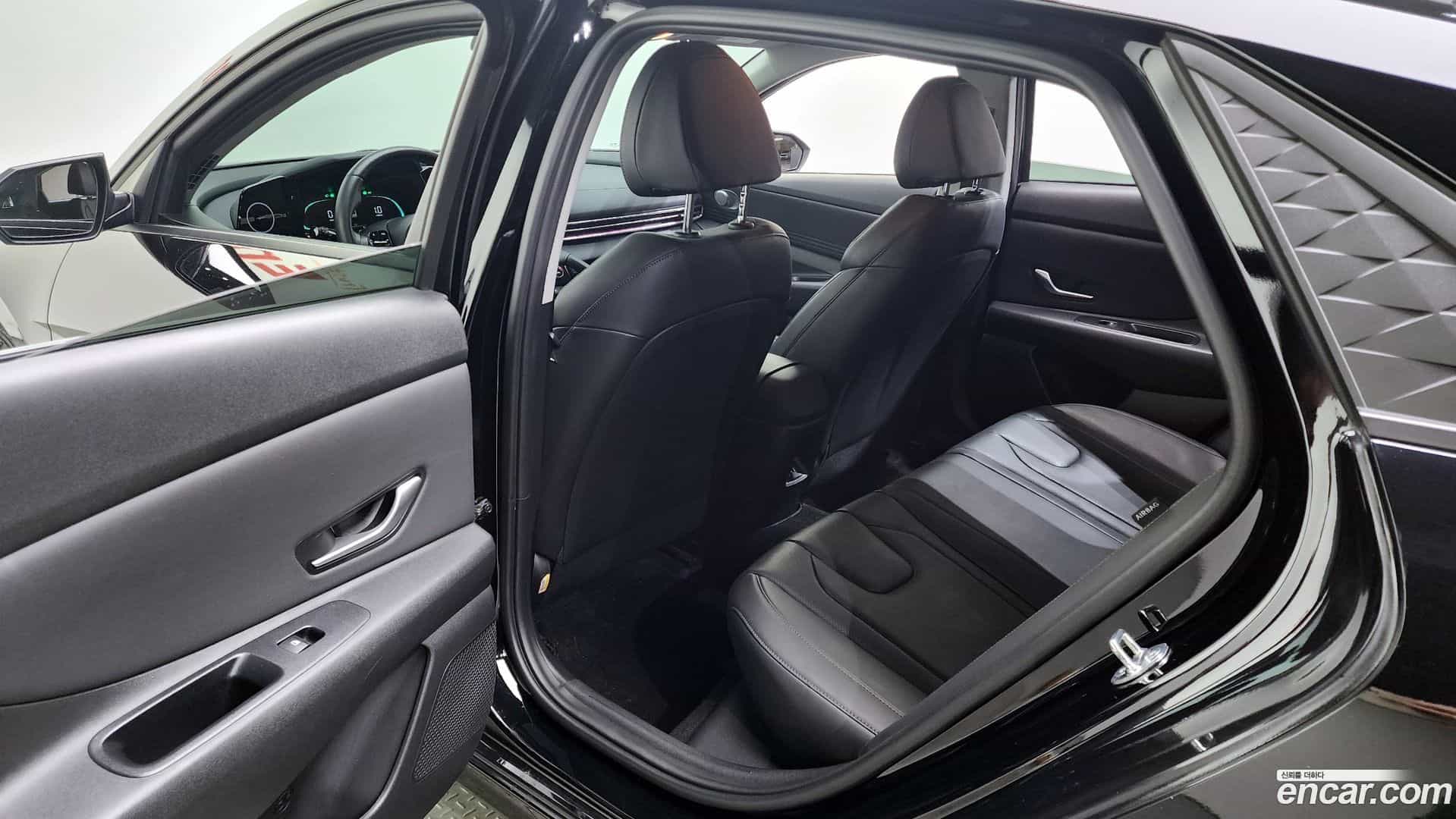 AVANTE Hyundai 2023.8-OPTION-015
