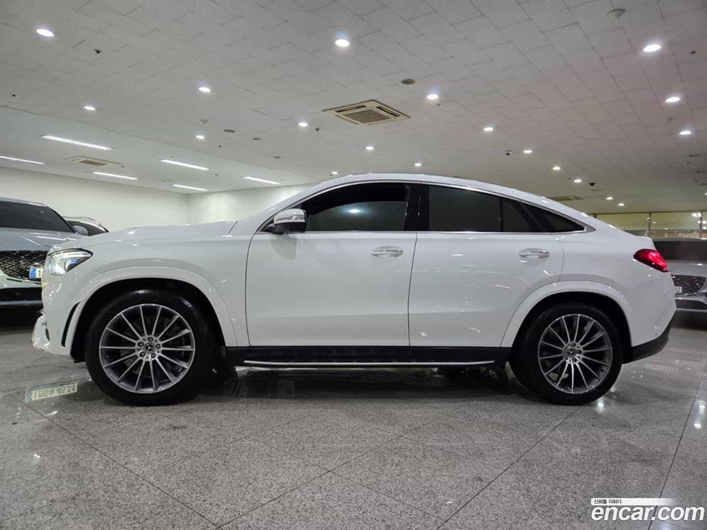 GLE-Class Mercedes-Benz 2023.2-OUTER-003
