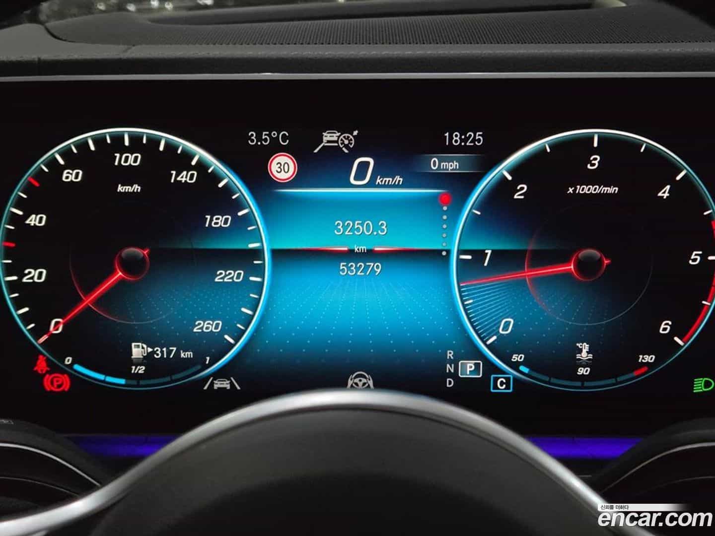 GLE-Class Mercedes-Benz 2023.2-INNER-010