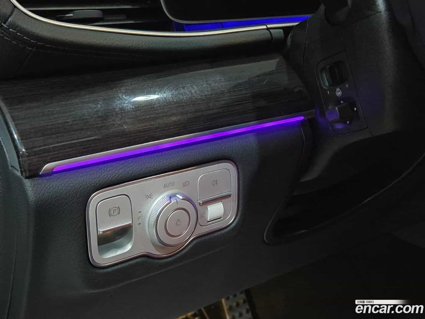 GLE-Class Mercedes-Benz 2023.2-OPTION-018