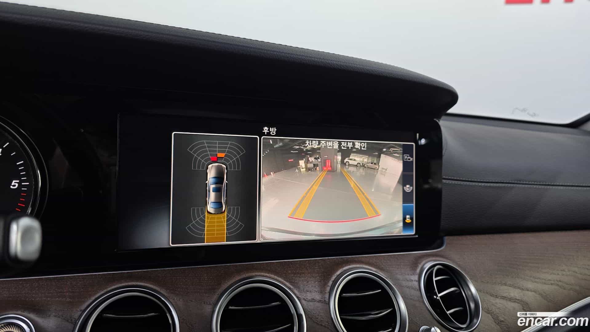 E-Class Mercedes-Benz 2019.4-OPTION-021