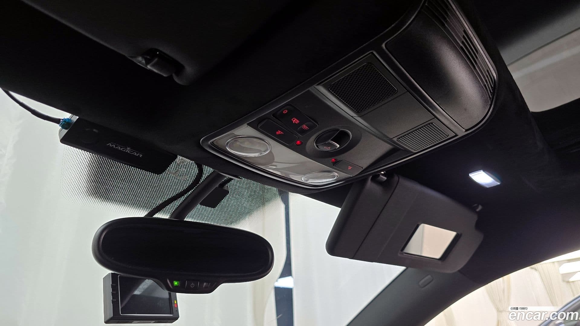 Main__Slider__Photo:Scirocco Volkswagen 2013.3-17