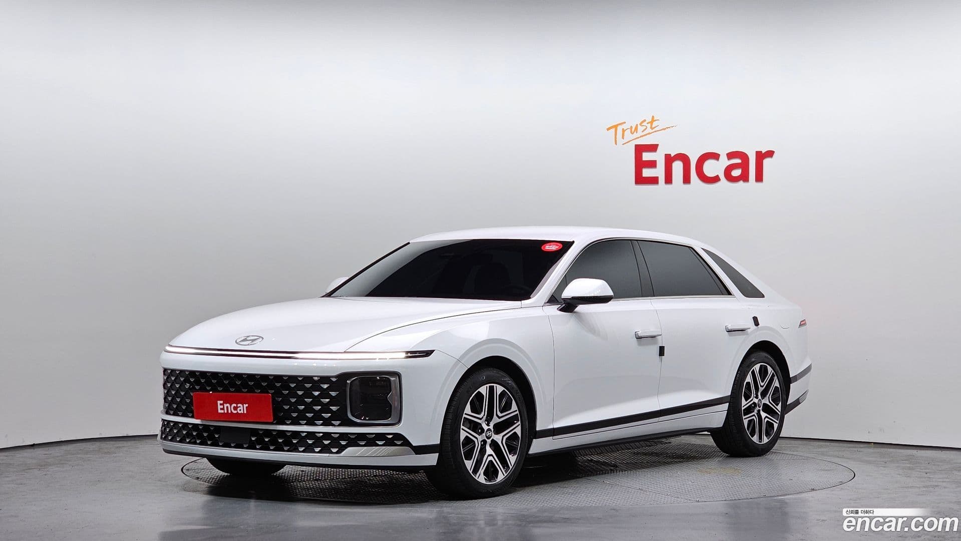Main__Slider__Photo:Grandeur Hyundai 2023.8-0