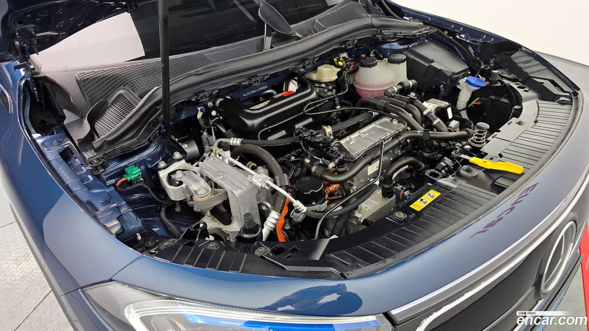 EQA Mercedes-Benz 2021.7-INNER-006