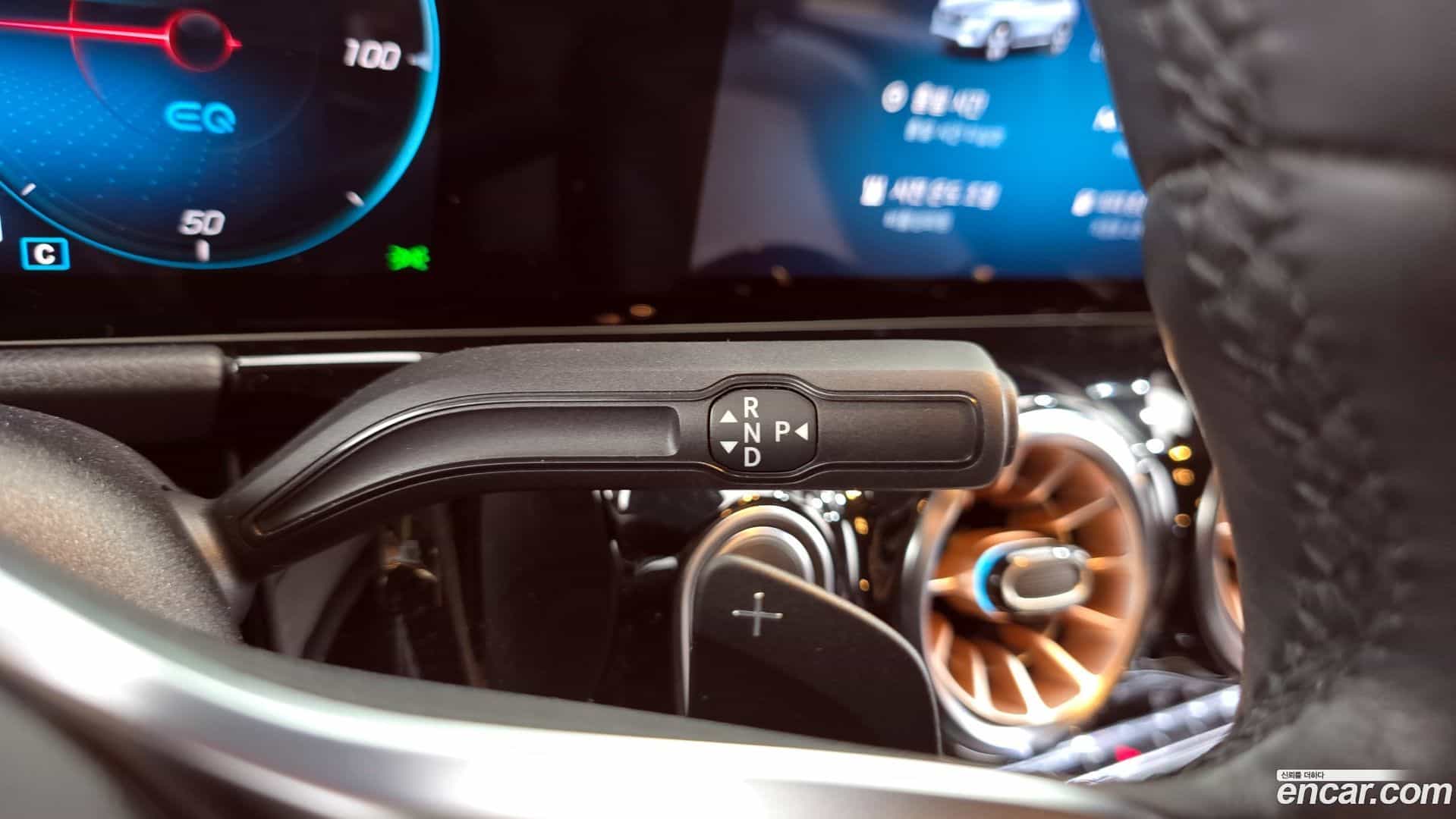 EQA Mercedes-Benz 2021.7-INNER-009