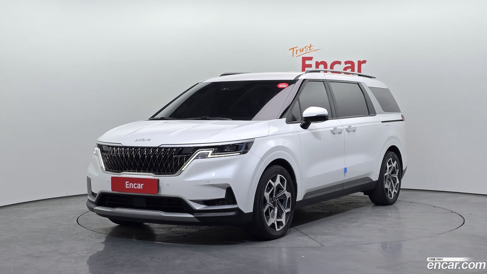 Main__Slider__Photo:Canival Kia 2021.9-0
