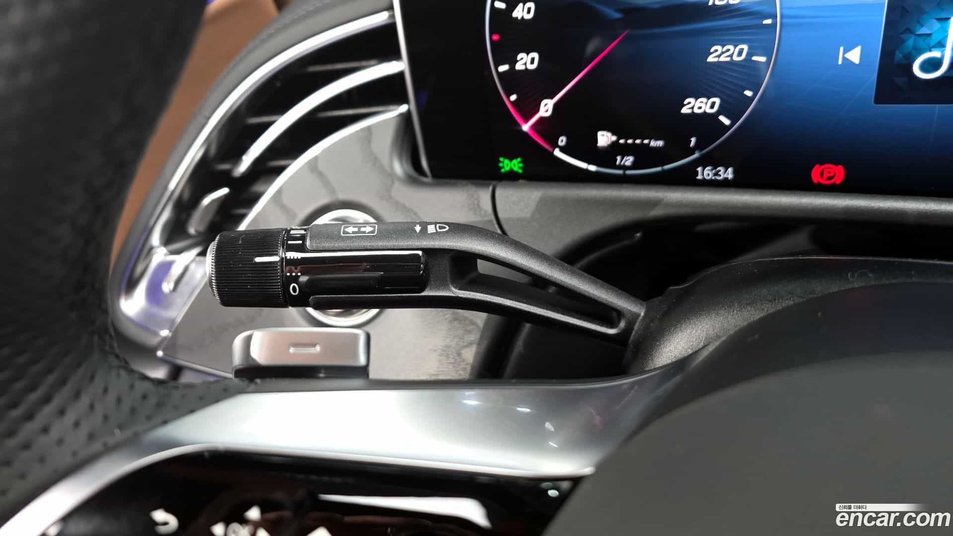 E-Class Mercedes-Benz 2025.10-INNER-009