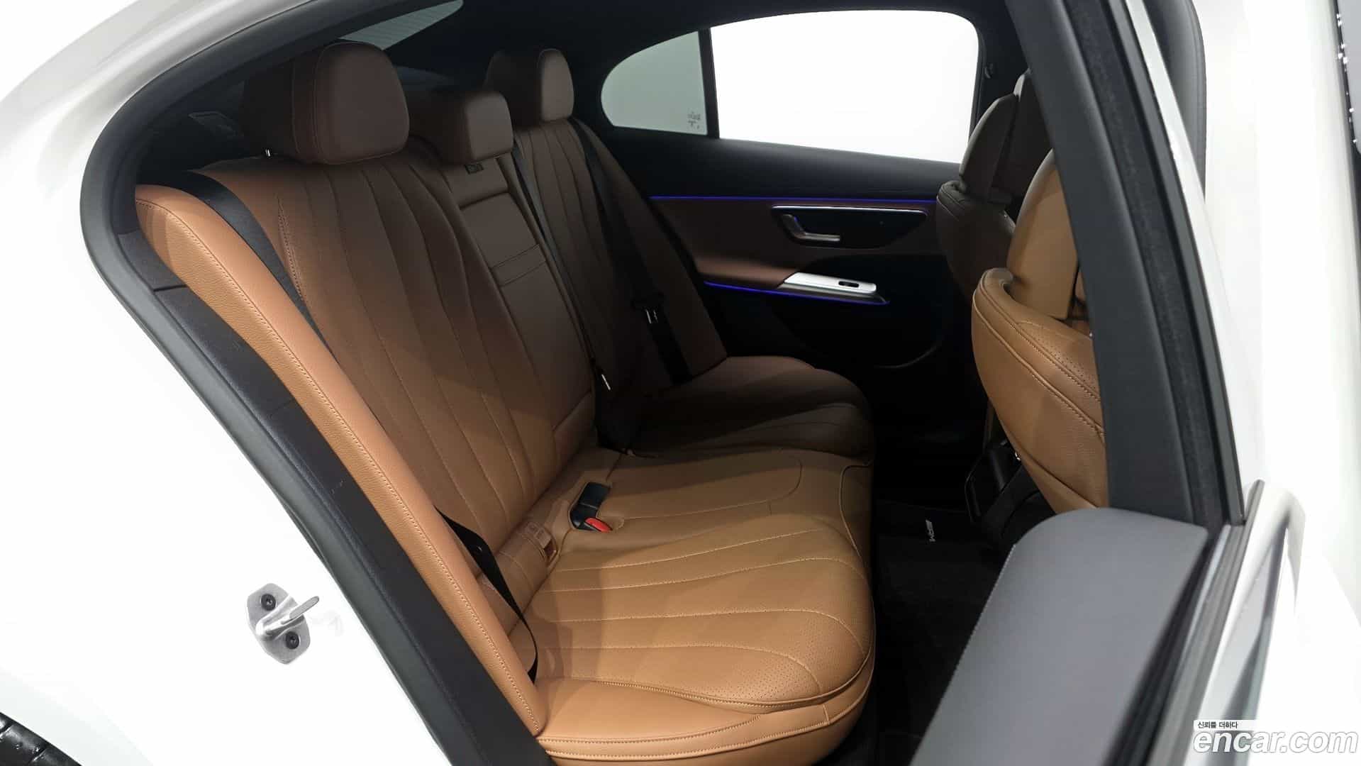 E-Class Mercedes-Benz 2025.10-OPTION-016