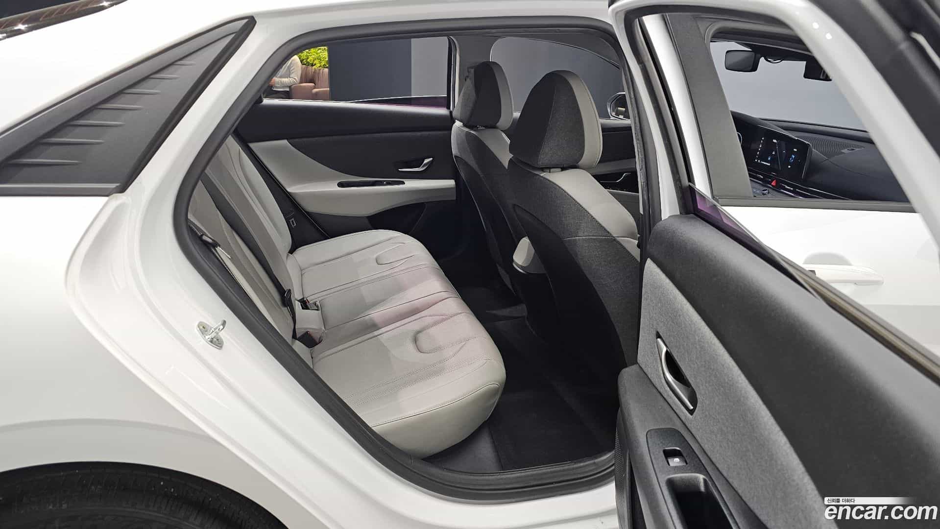 AVANTE Hyundai 2021.1-OPTION-016