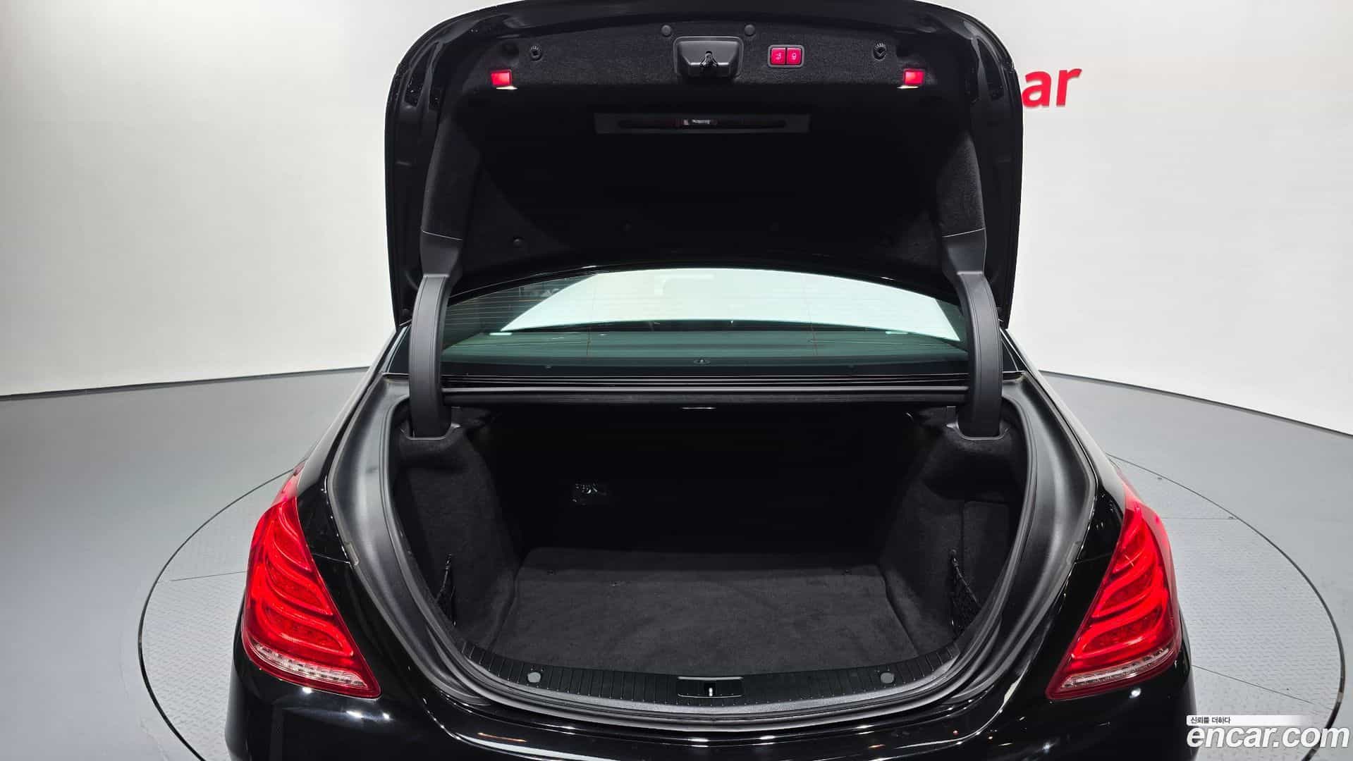 S-Class Mercedes-Benz 2017.1-OPTION-024