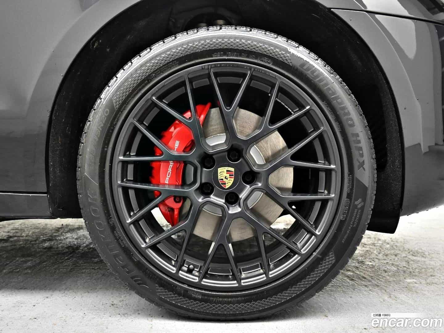 Macan Porsche 2018.7-OUTER-005