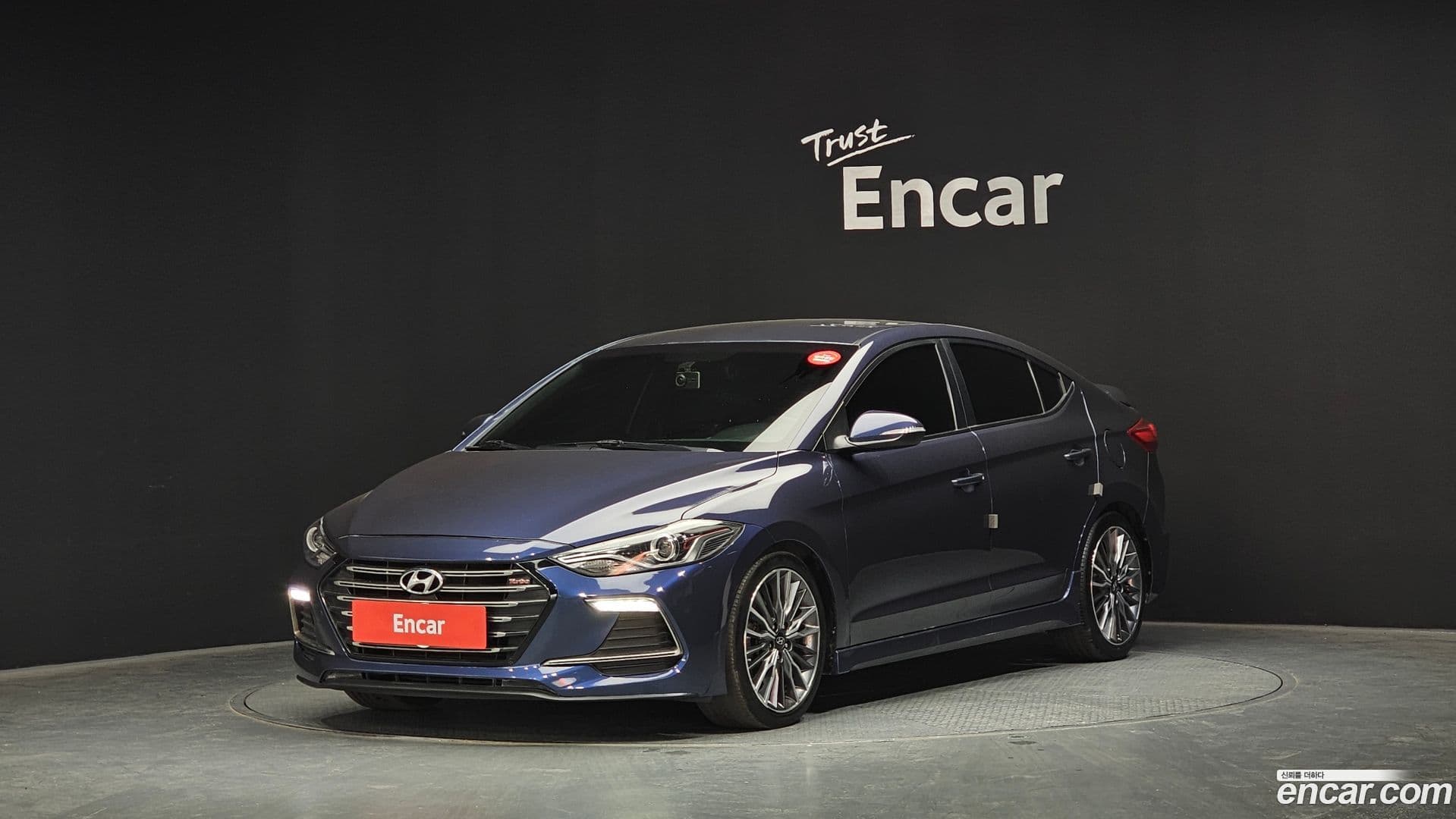 Main__Slider__Photo:AVANTE Hyundai 2017.4-0