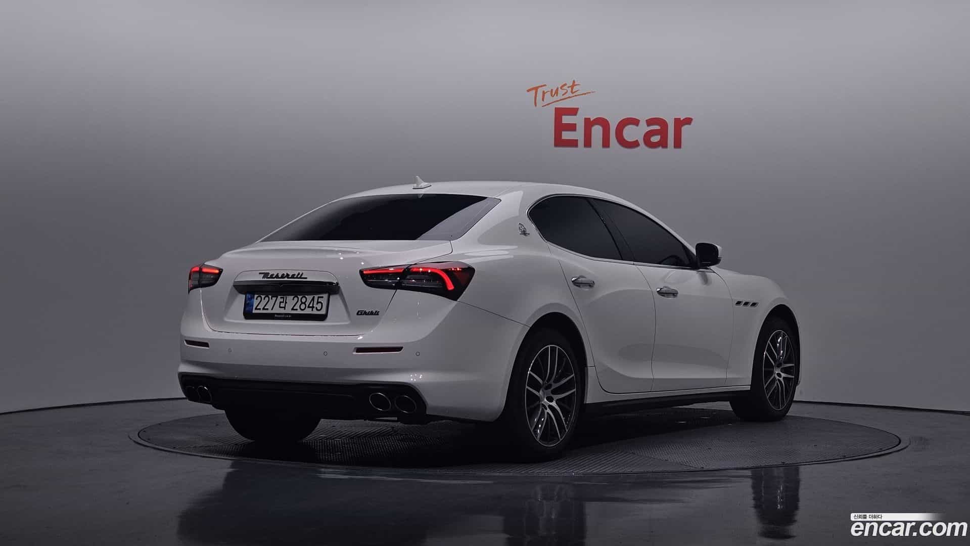 Ghibli Maserati 2020.11-OUTER-002
