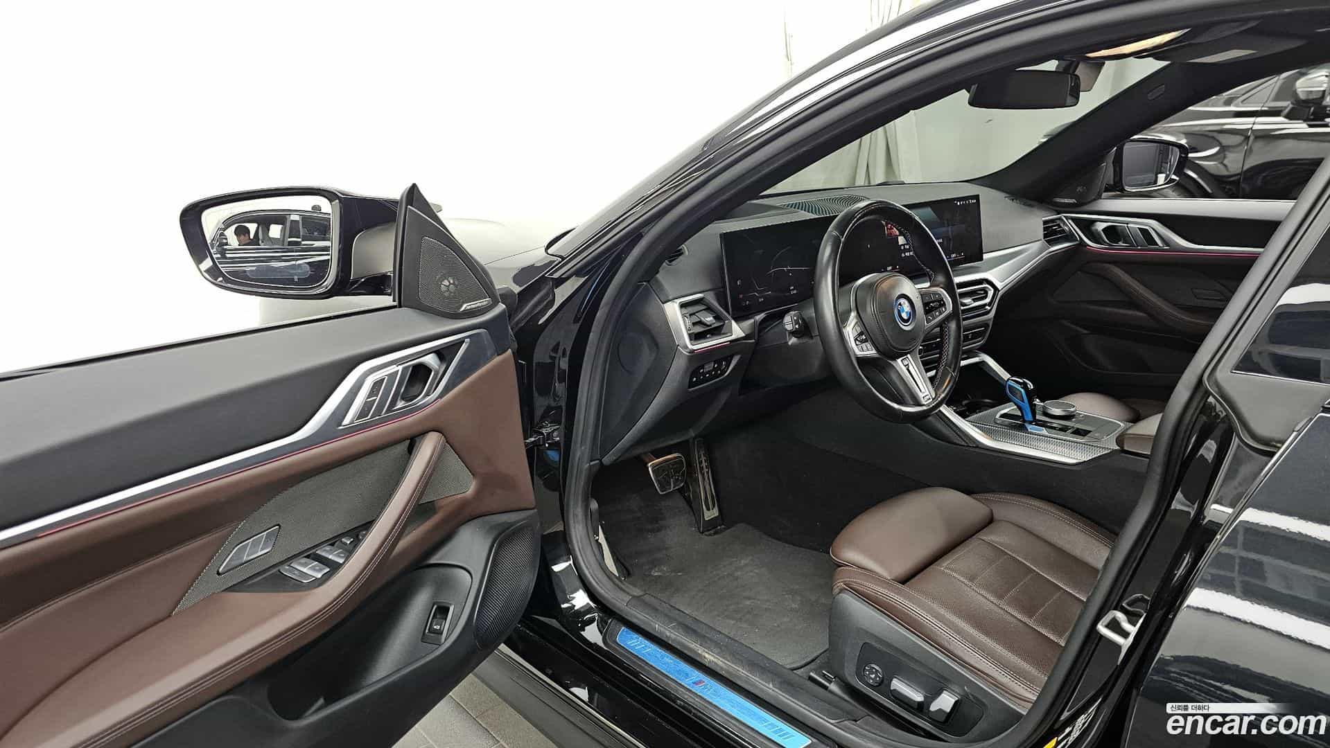 i4 BMW 2022.10-INNER-010