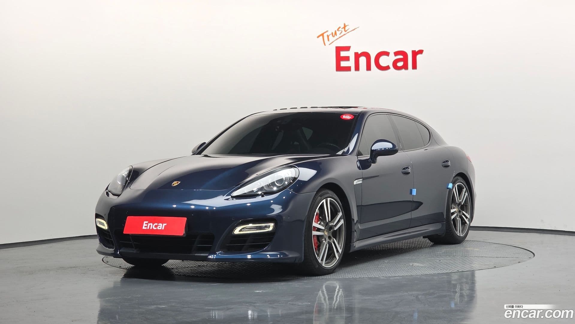 Main__Slider__Photo:Panamera Porsche 2012.10-0