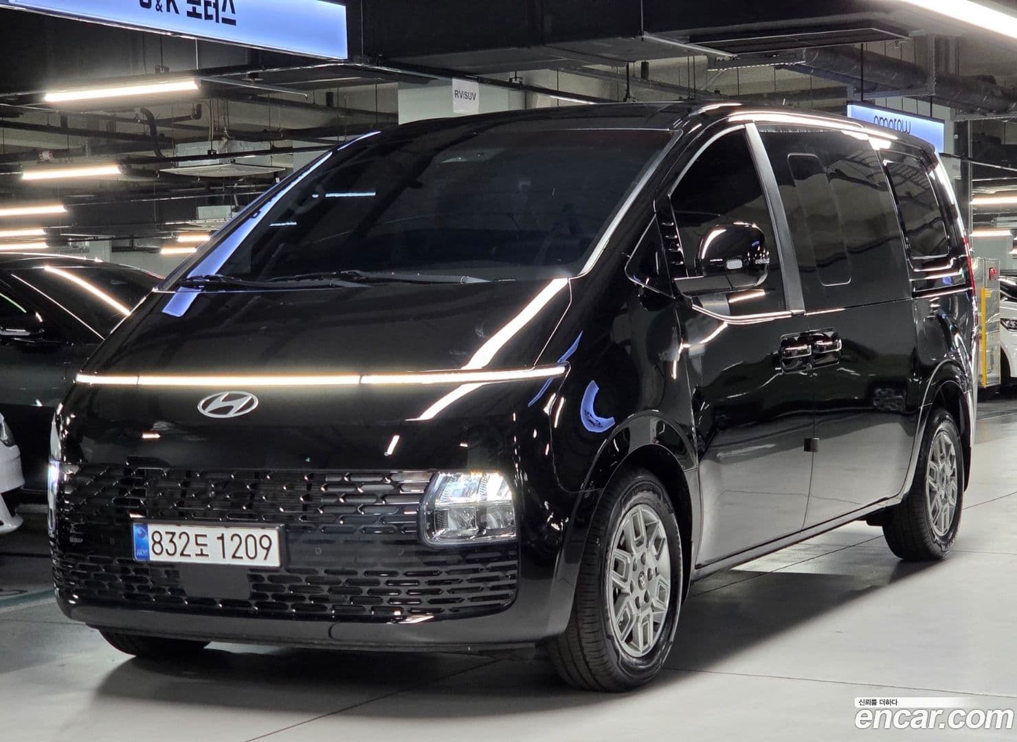 Main__Slider__Photo:Staria Hyundai 2025.11-0