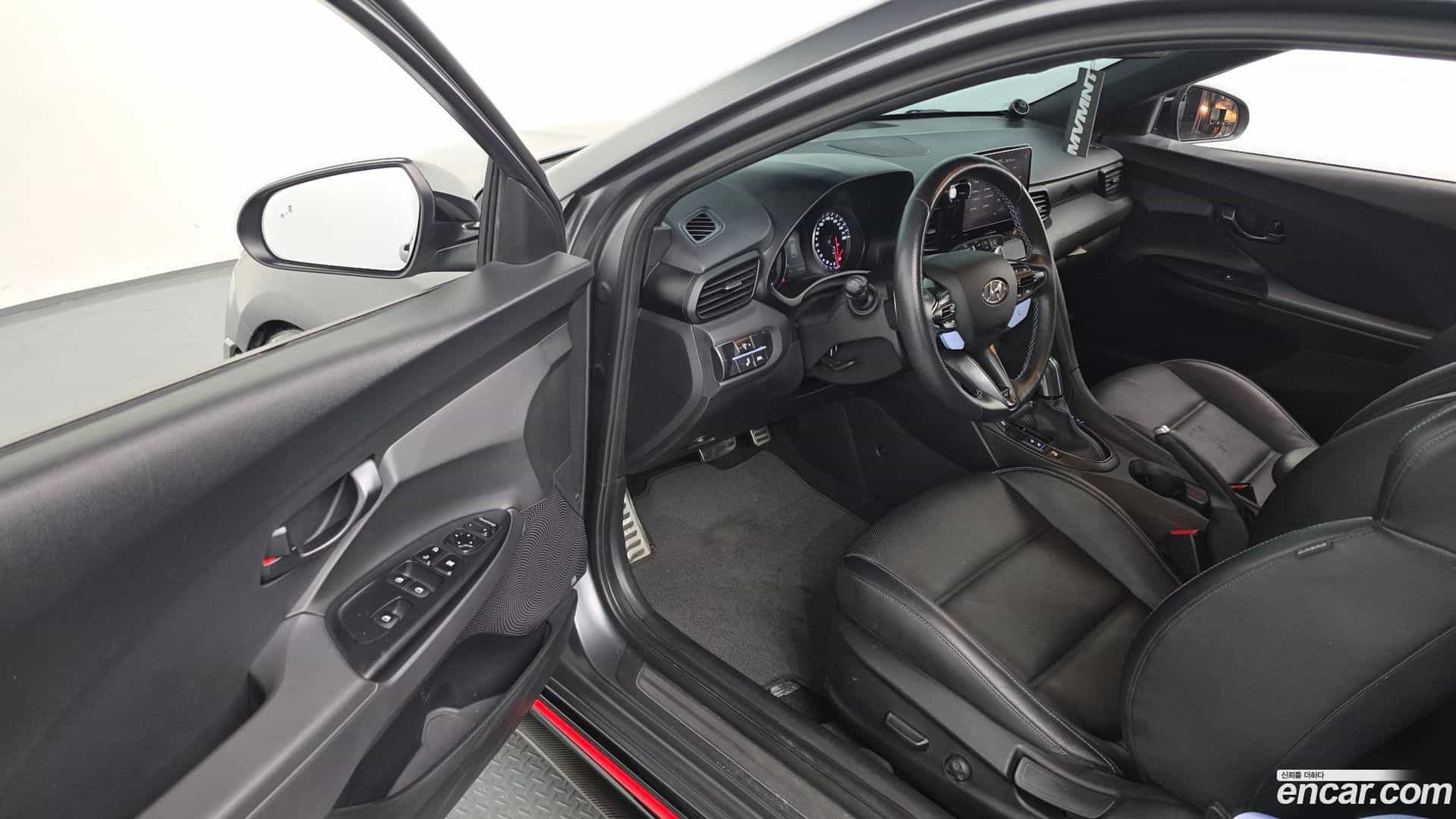 Veloster Hyundai 2022.6-INNER-010