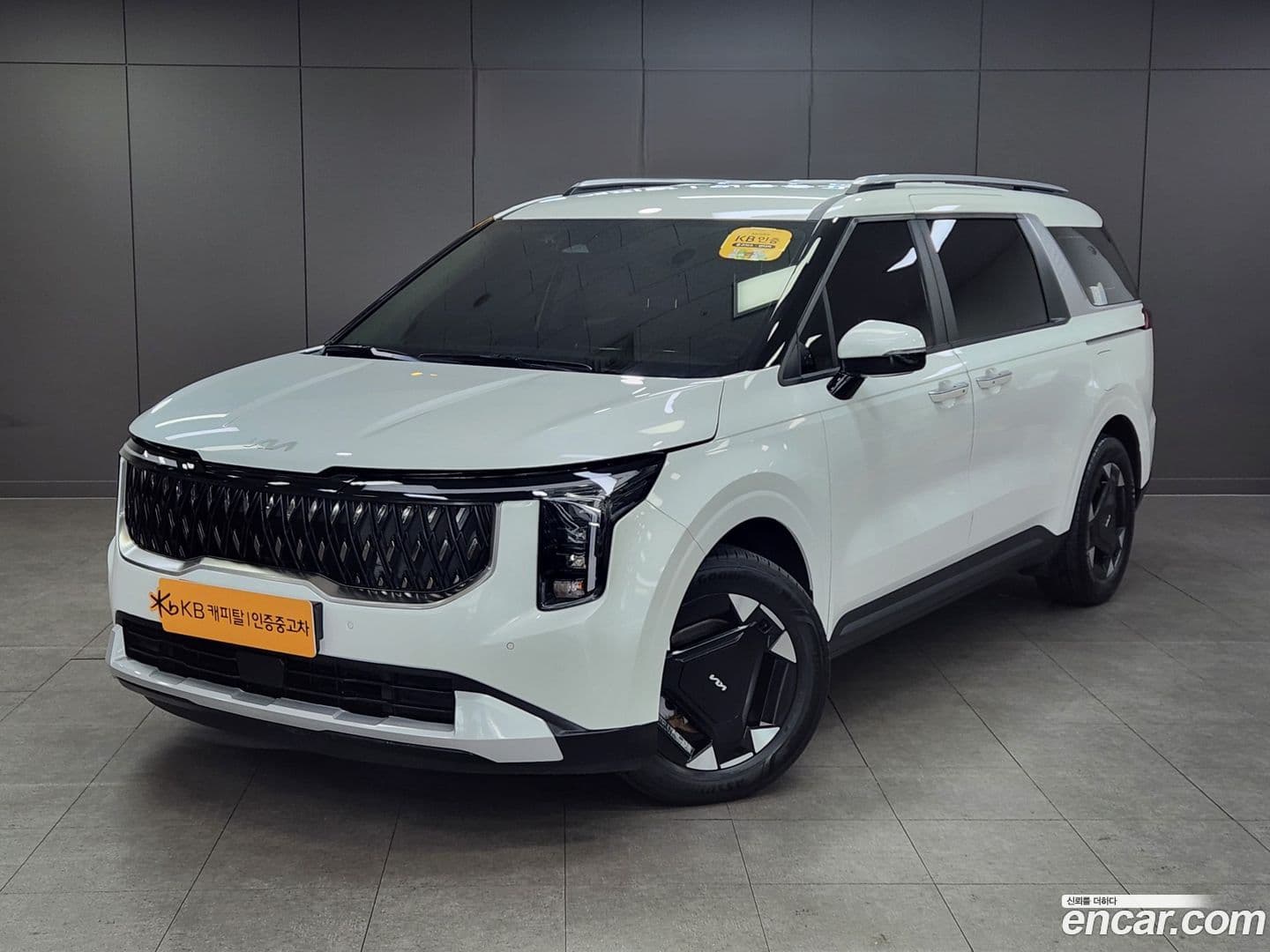 Main__Slider__Photo:Canival Kia 2024.0-0