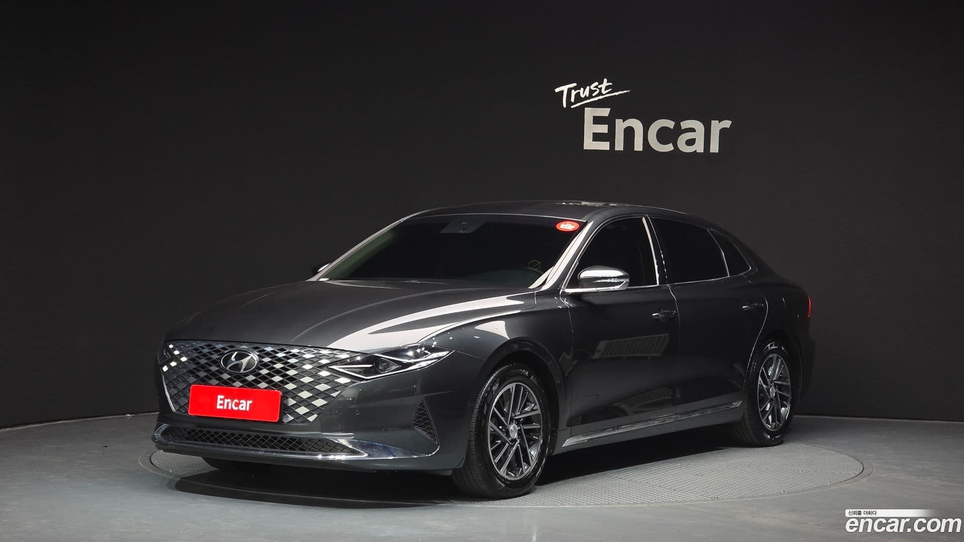 Main__Slider__Photo:Grandeur Hyundai 2020.1-0