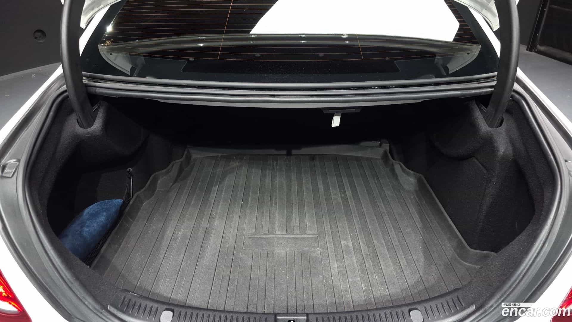 E-Class Mercedes-Benz 2017.3-OPTION-024