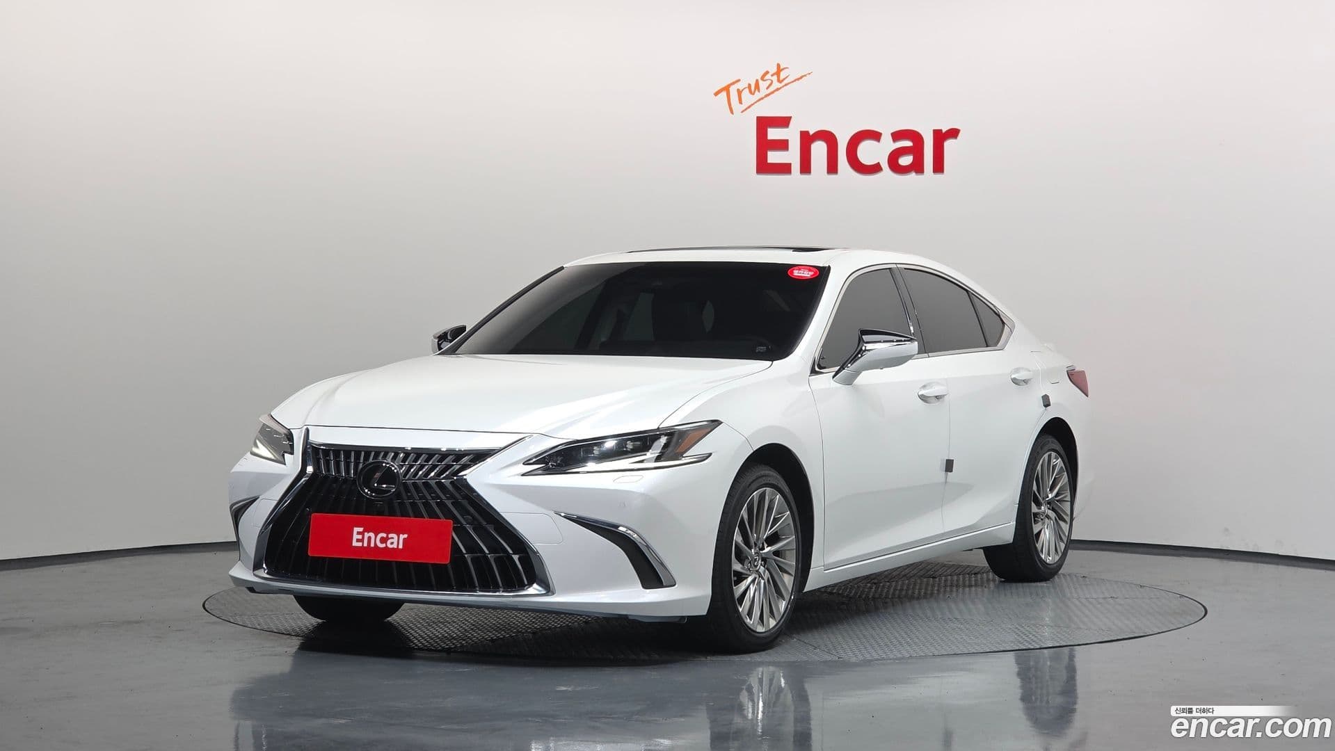 Main__Slider__Photo:ES Lexus 2023.11-0
