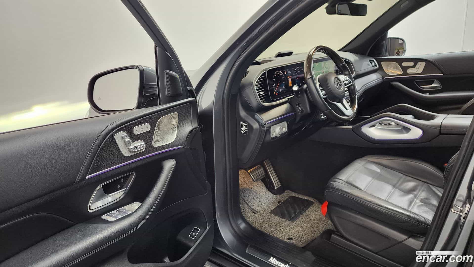 GLS-Class Mercedes-Benz 2022.0-INNER-010