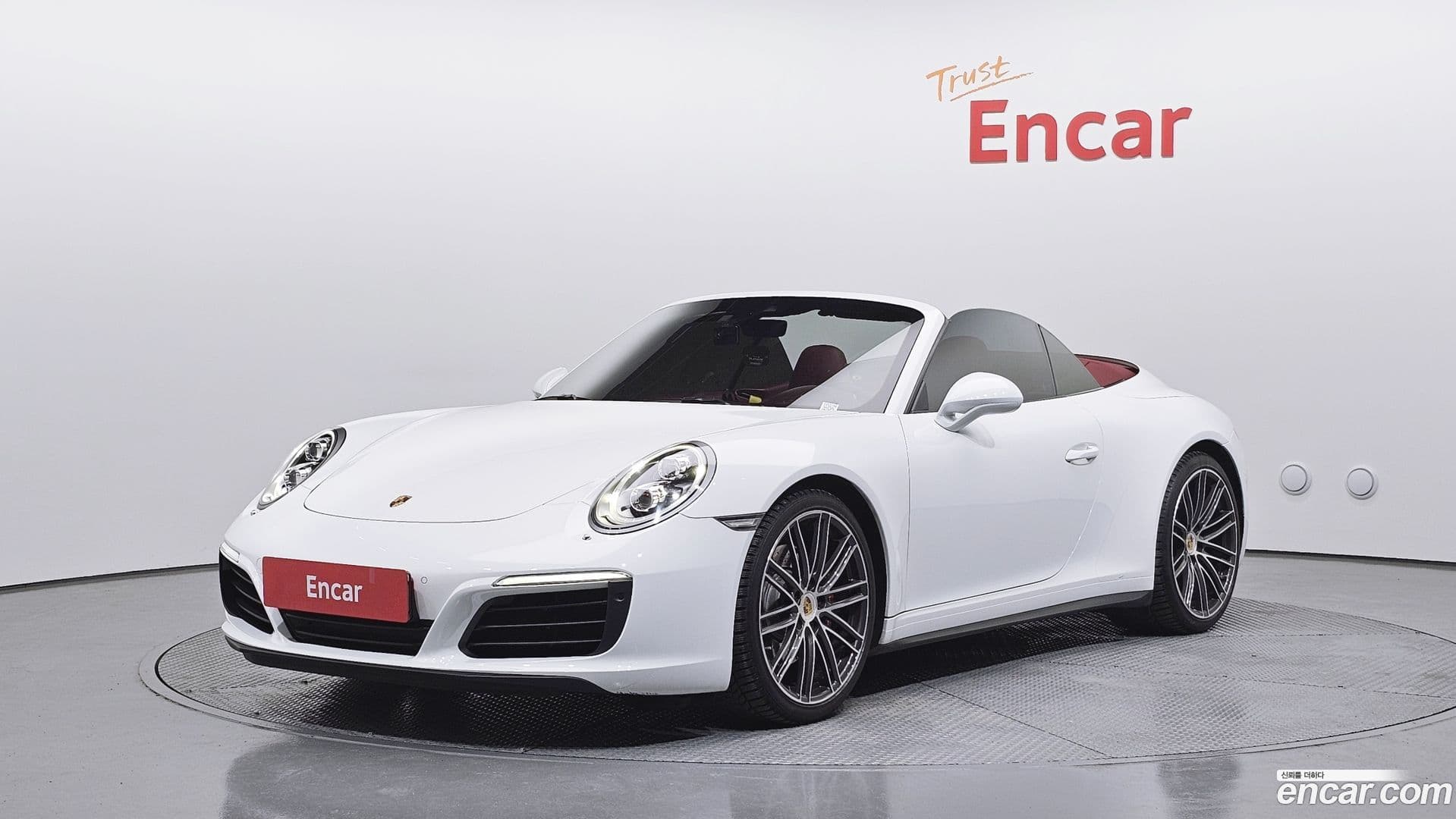 Main__Slider__Photo:911 Porsche 2018.0-0