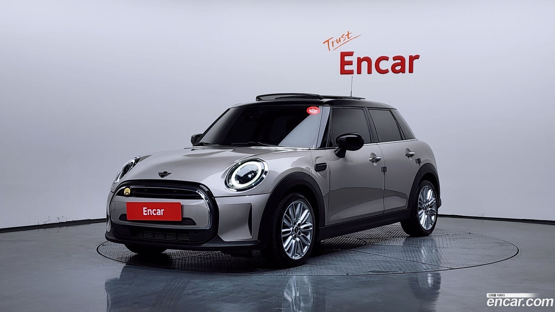 Main__Slider__Photo:Cooper Mini 2021.9-0
