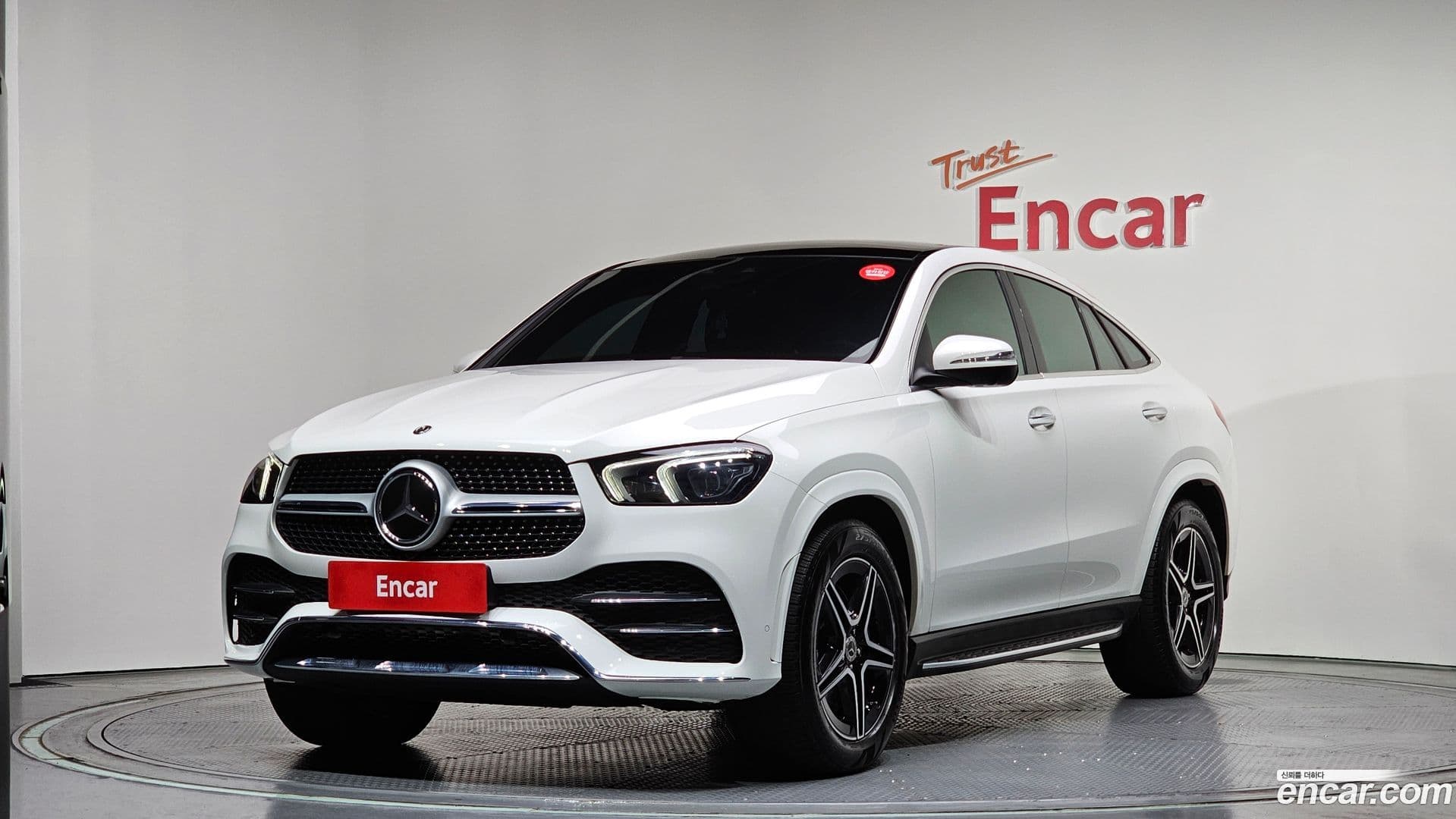 Main__Slider__Photo:GLE-Class Mercedes-Benz 2021.1-0