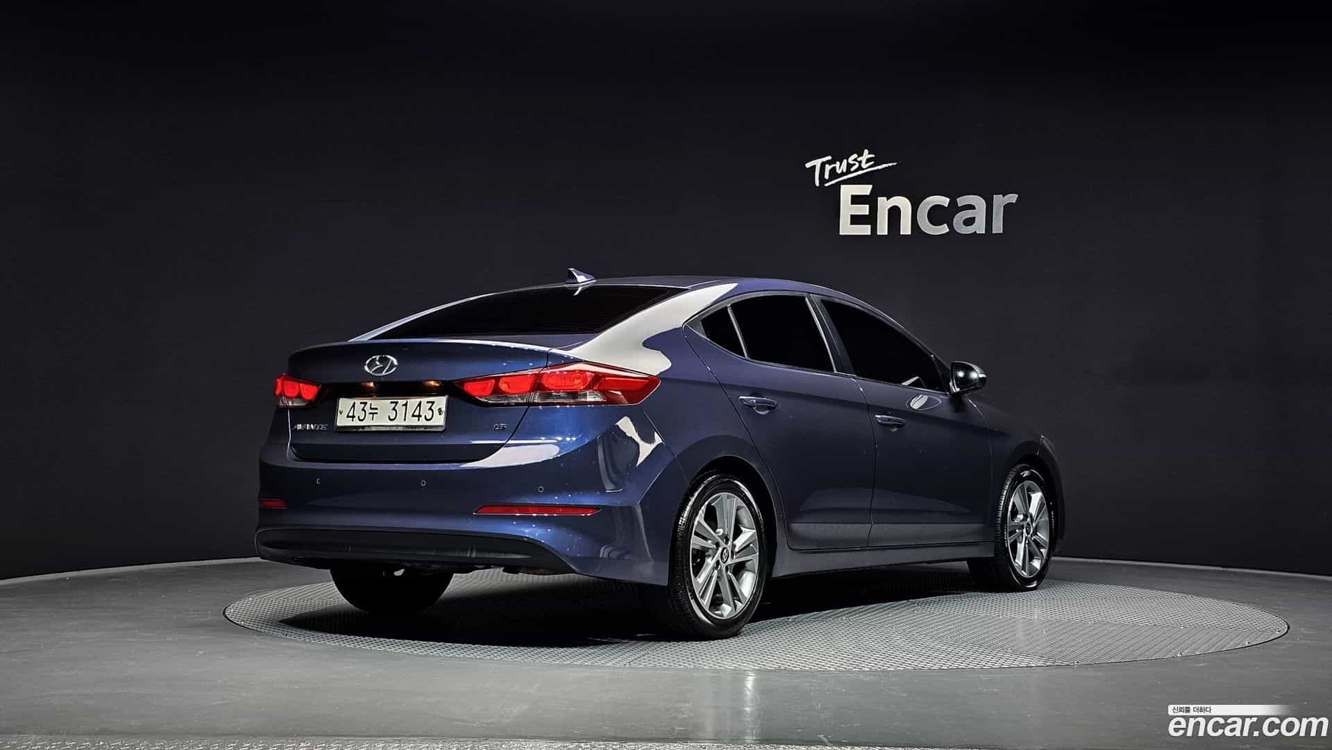 AVANTE Hyundai 2018.7-OUTER-002