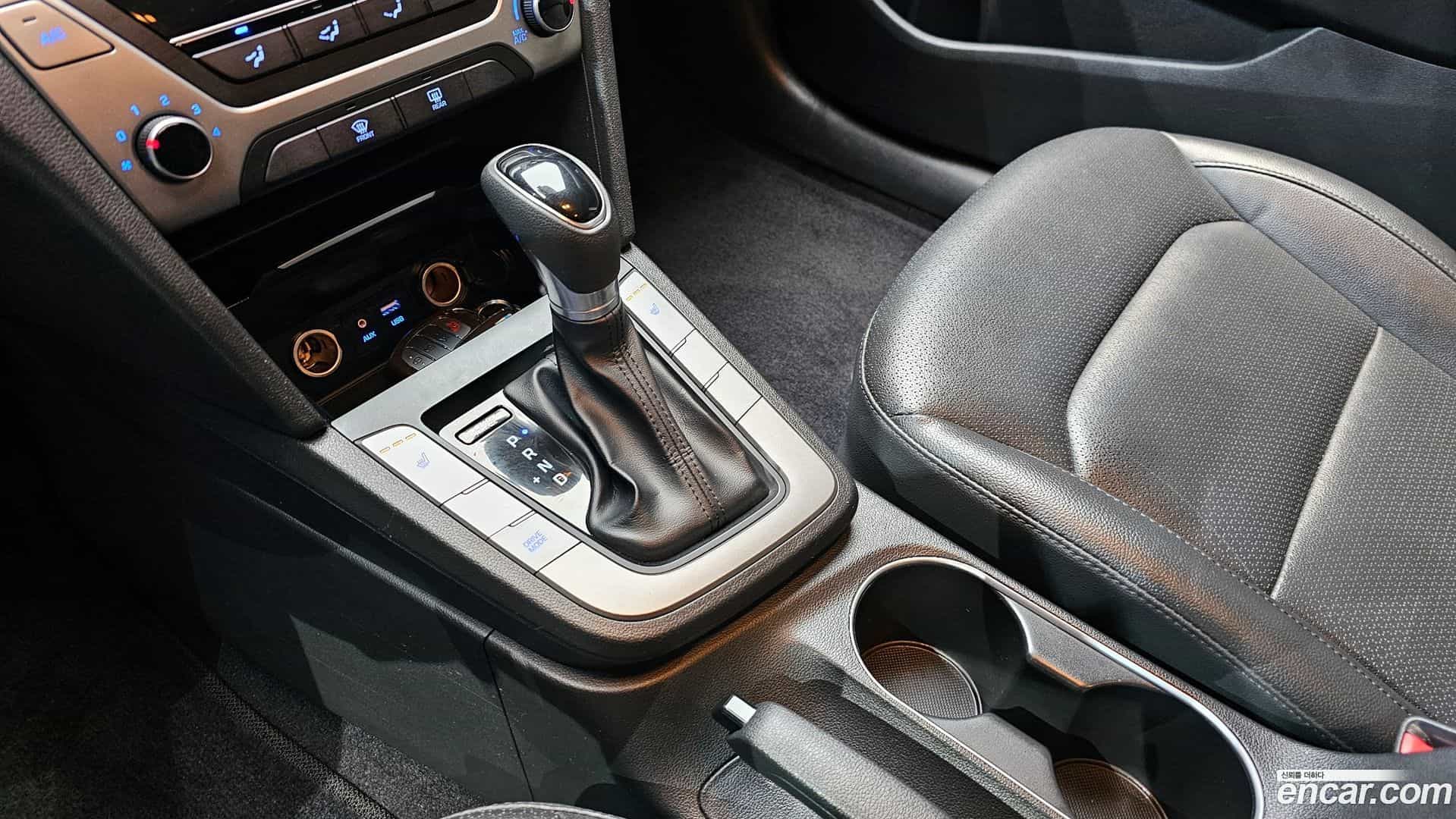 AVANTE Hyundai 2018.7-OPTION-018