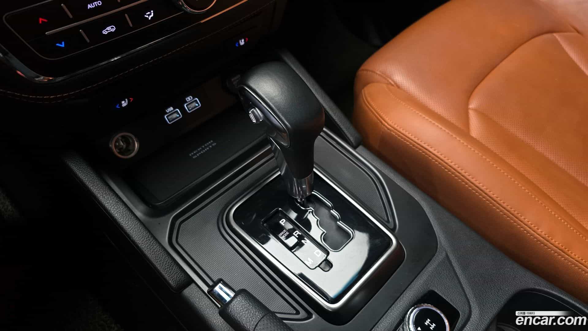 Rexton KG Mobility 2022.2-INNER-009